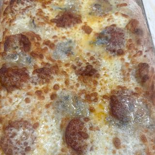 Salamino piccante e gorgonzola tonda