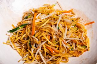 28. Wenzhou noodles saltati con verdure miste