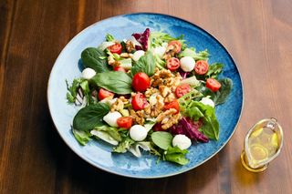 Sałata z mozzarellą 450g