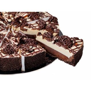 Prăjitură Cheesecake cu ciocolată și biscuiți.