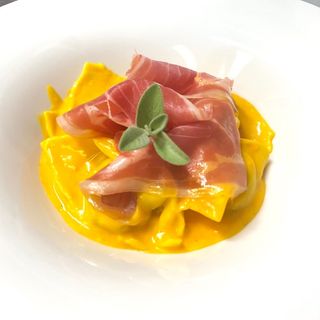 Agnolotti in salsa zafferano