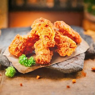 5В. Панирани пилешки крилца (10бр)