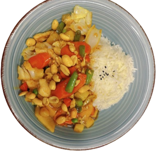 Kung pao pollo con salsa chile picante(宫保鸡盖饭）