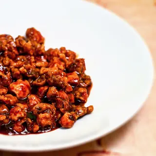 Wok šampinjoni u pikantnom sosu