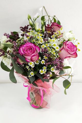 Ramo Campestre com Rosas de Tom Rosa