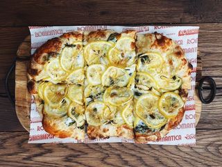 Копчена Скаморца з лимонами (500g)