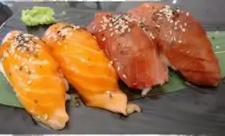 Nigiris De Salmón