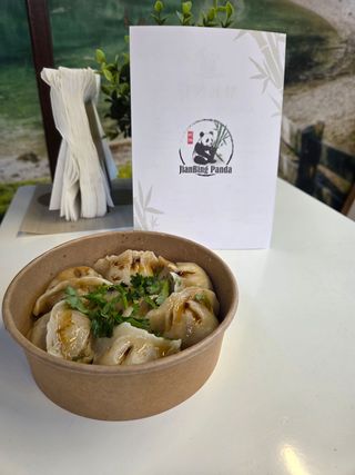 Jiaozi Szpinak i Ser (10 sztuk)