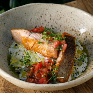 შავი ზღვის ორაგული პრასით ნაღების სოუსში