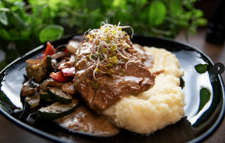 Schab duszony w musztardzie i miodzie i