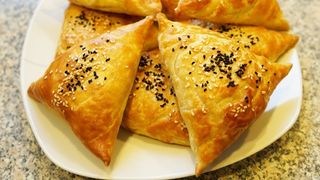 Самса с курицей и тыквой