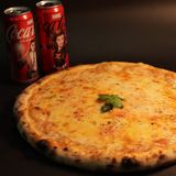 Margharita pizza 36 cm + 2x Coca-Cola 0.33l