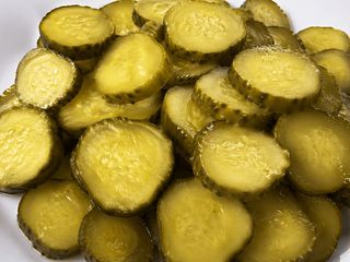 Солоний огірок