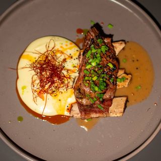 Ребро яловиче томлене в печі