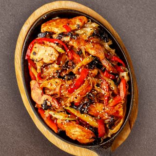 Лапша с курицей/ Noodles cu pui