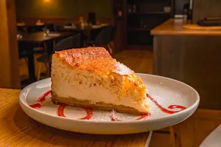 Tarta De Queso Con Dulce De Leche (Porción)