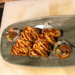 15.Tempura Deluxe Roll (10 Uds.)