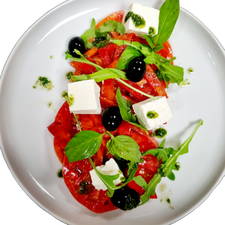 Салата от розови домати с мариновано сирене и печен пипер (350г)