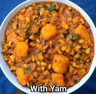 Porridge Beans with Yam and Chicken
