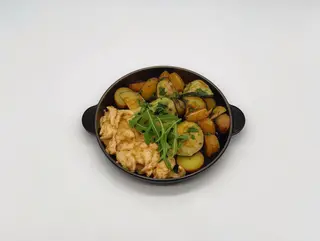Пательня з молодою картоплею (300g)