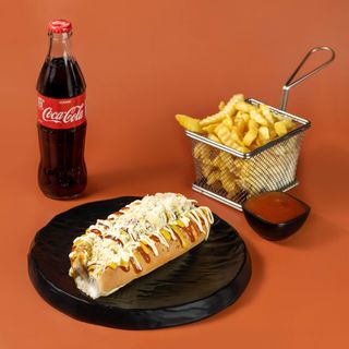 კომბო ჰოთდოგი ინდაურის შებოლილი ხორცით