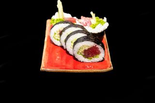 Futomaki tuńczyk surowy 6szt