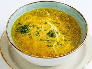 Куриный бульон с лапшой