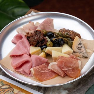 ანტიპასტოს დაფა