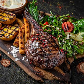 Steak Ribeye cu sos DorBlu si garnir