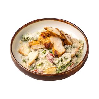 Sałatka cezar z kurczakiem