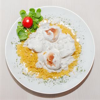 Pileći medaljoni u sosu od gljiva sa basamati rižom