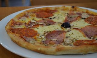 Pizza sa Mozzarellom