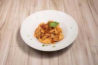 Pappardelle alla bolognese