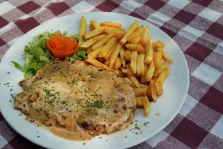 Šnicla u šampinjon sosu