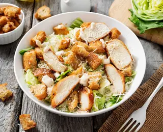 Salată Caesar