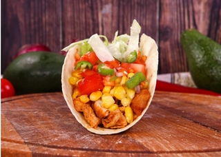 Тако с пиле 2 броя с домашна лимонада