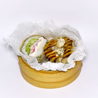 Суші-бургер з креветкою