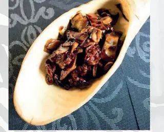 Carne Con Bambú Y Setas