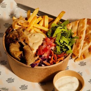 Salada e frango(chicken)