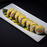 Uramaki green salmon roll