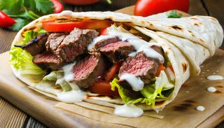 Kebab z mięsem mieszanym Lawasz