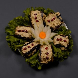 ბადრიჯანი ნიგვზით