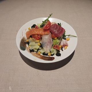 INSALATA MISTA CON PESCE MISTI