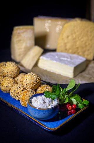 Сырные шарики/Bile din cașcaval