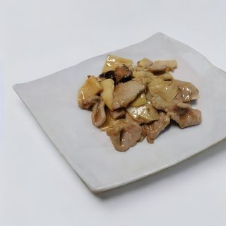 67 - Manzo con bambù e funghi