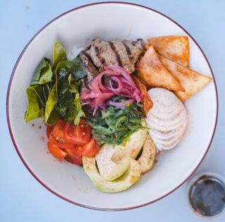 Боул с ростбифом