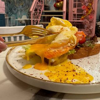 Яйця бенедикт з лососем