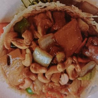 Pollo con ternera y almendras