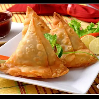 Menú samosa 4  ud con patatas y refresco 