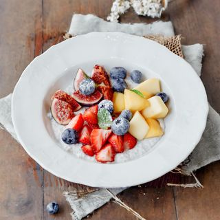 Десерт чиа с инжиром и ягодами